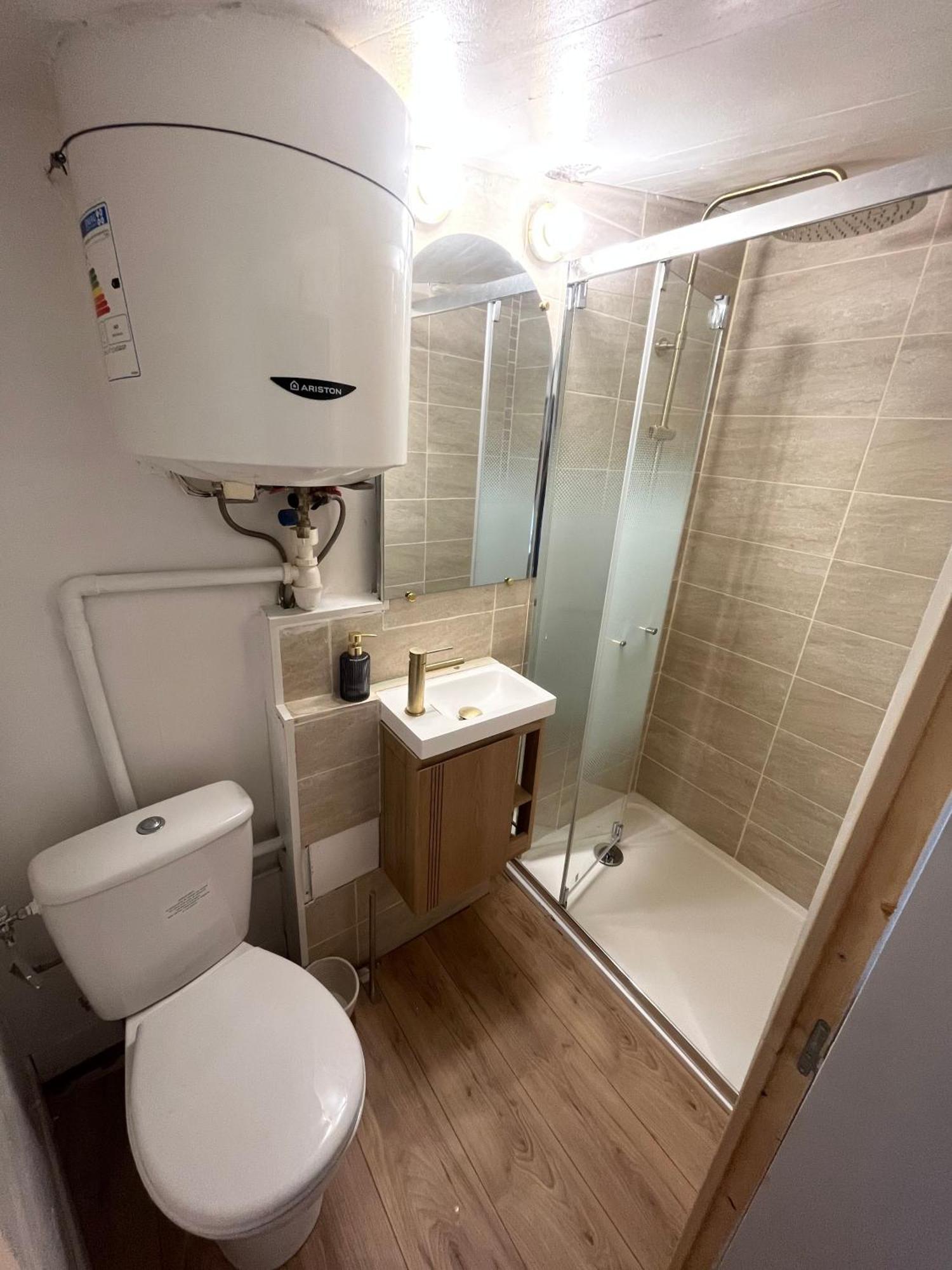 Sous Les Toits Du Parvis Apartamento Niort Exterior foto